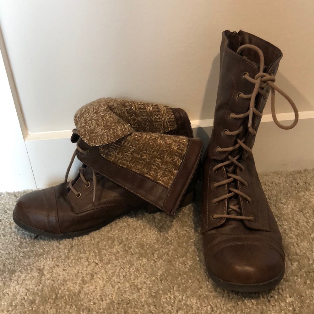 Combat boots
